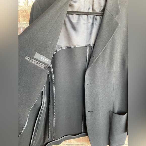 Vintage DKNY Wool Blazer🖤 - Picture 5 of 12